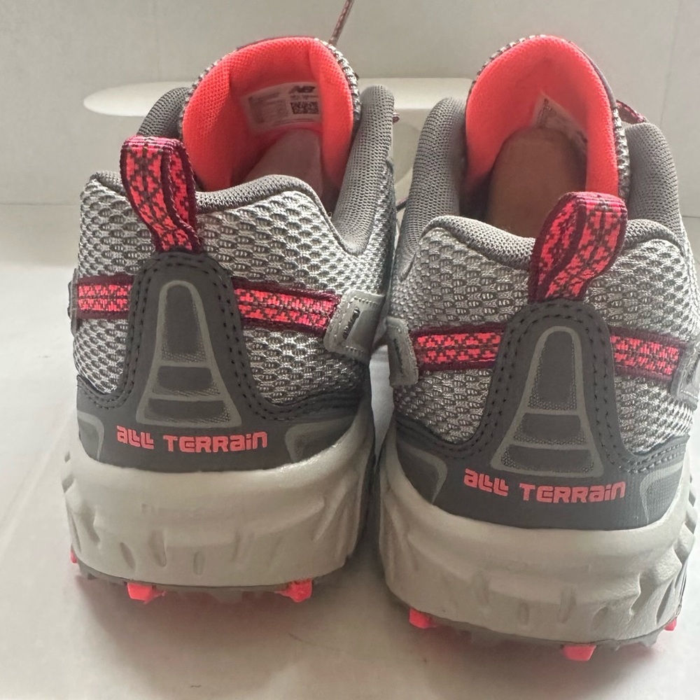 New Balance 412 v3 Womens Trail Running All Terrain Running Shoes  US Size 12 - Picture 6 of 7